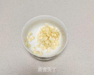 南瓜杏仁露的做法步驟：2