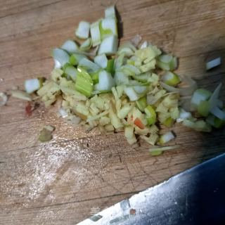 奶白菜海鮮粥的做法步驟：4