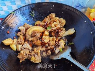 小雞燉蘑菇的做法步驟：22