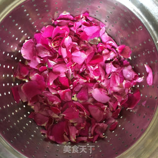 玫瑰花牛奶煮蛋的做法步驟：3