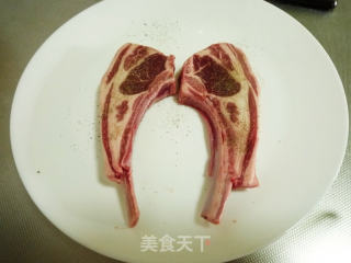 法式羊排與蔬菜色拉的做法步驟：5