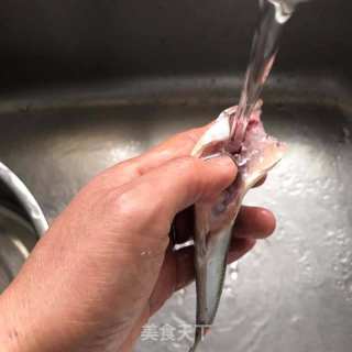 南蠻風(fēng)味腌漬竹莢魚的做法步驟：4