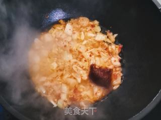 辣白菜豆腐湯的做法步驟：4