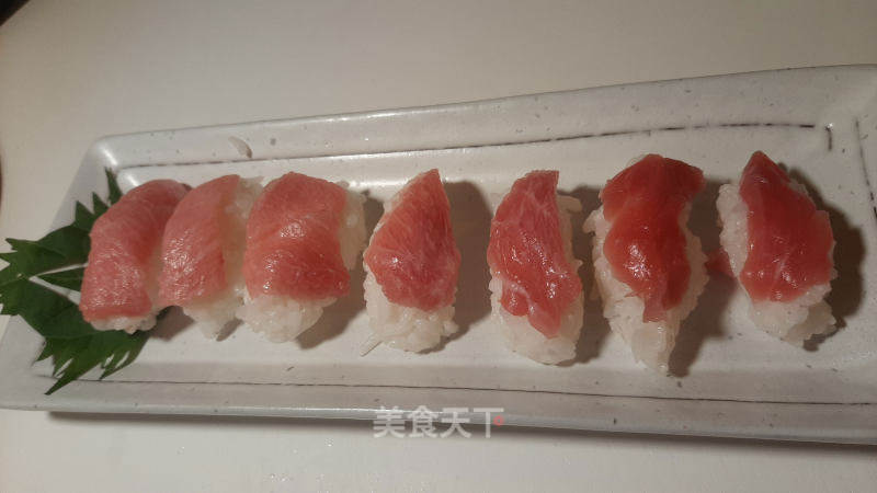 藍旗金槍魚刺身壽司的做法
