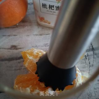 枇杷蜜拌手打橙汁的做法步驟：4