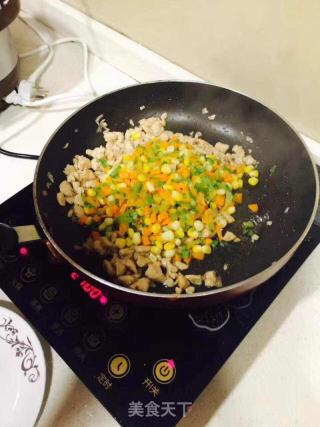 盛夏菠蘿炒飯的做法步驟：4