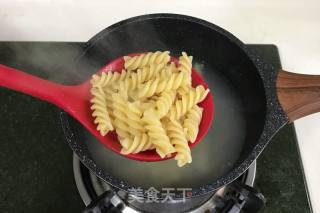 培根青椒意面的做法步驟：5