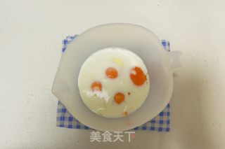 蝦仁牛奶滑蛋的做法步驟：3