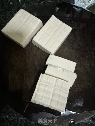 青椒豆腐的做法步驟：2