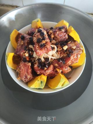 貝貝南瓜蒸排骨的做法步驟：6