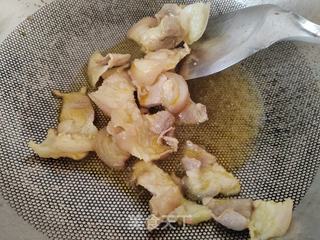 青椒炒肉的做法步驟：2