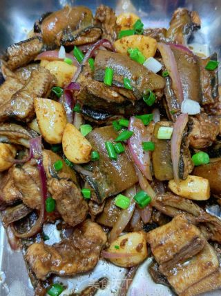 蒜粒爆炒鱔魚的做法步驟：11