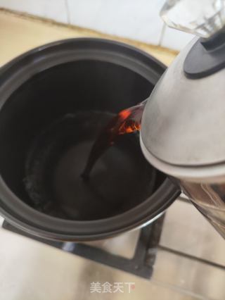茶香肘子的做法步驟：2