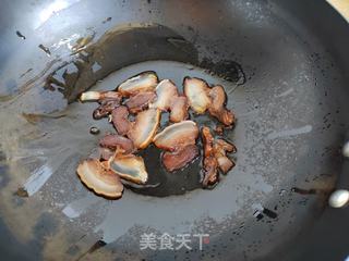 醬肉炒線椒豆干的做法步驟：4