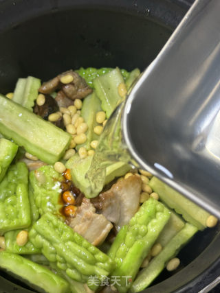 五花肉苦瓜煲的做法步驟：12