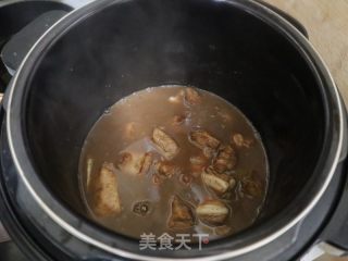 蔓越莓汁燒排骨的做法步驟：7