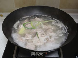 蔓越莓汁燒排骨的做法步驟：3