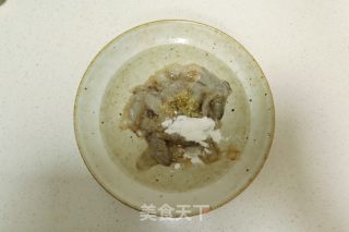蝦仁牛奶滑蛋的做法步驟：2