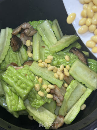 五花肉苦瓜煲的做法步驟：10