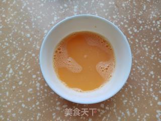 酸豆角炒蛋的做法步驟：2