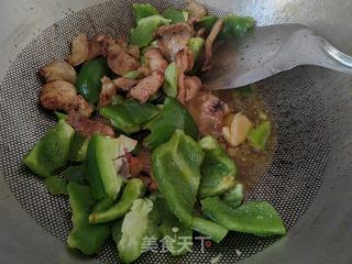 青椒炒肉的做法步驟：5