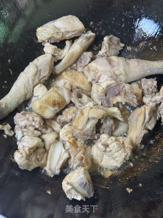 鹿茸菇燜雞的做法步驟：5
