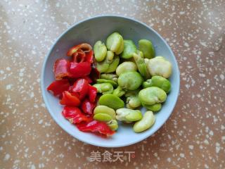 紅椒蠶豆炒蛋的做法步驟：1